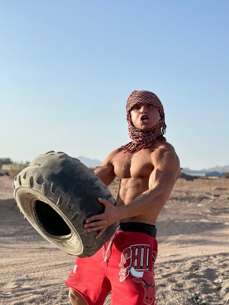 Esploratore di caverne model sex pictures