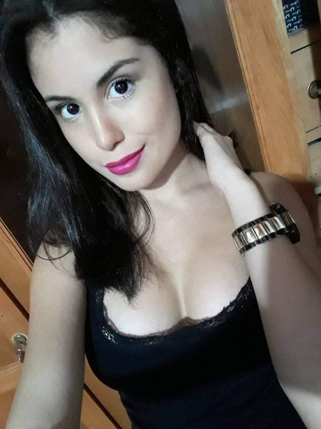 Sahori Geraldine pico campo sexy pornstar img