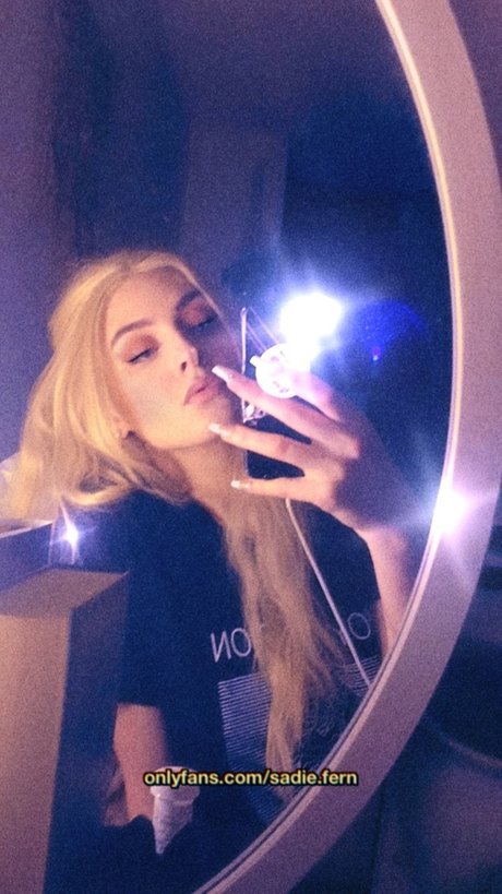 Sadie Fern pretty actress photos