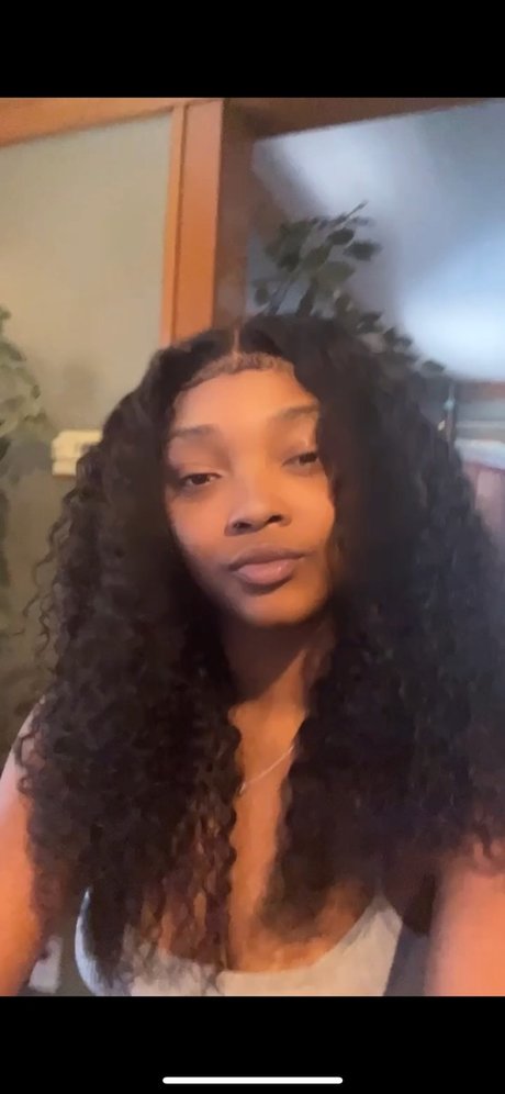 Kae Money_ exclusive model image