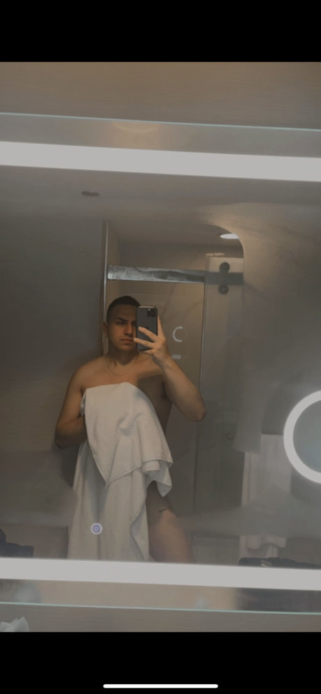 6R9 sex actress photos