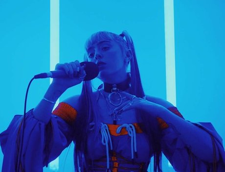 Ashnikko model sex archive