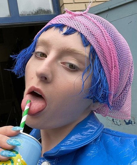 Ashnikko pornstar adult picture