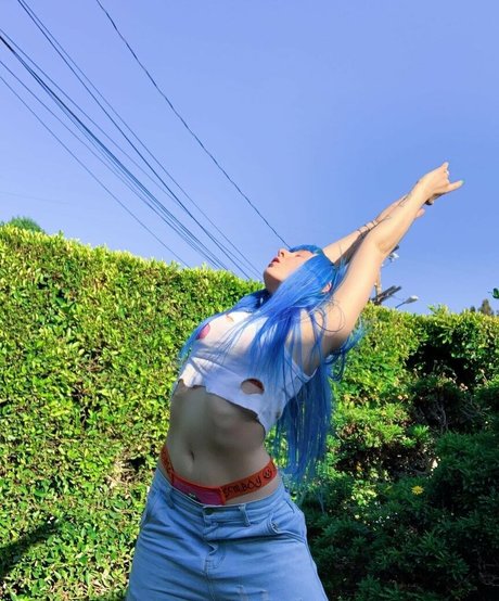 Ashnikko perfect model photo