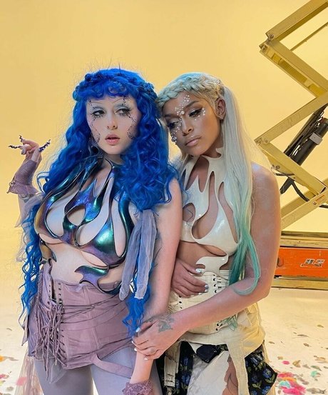 Ashnikko top star archive