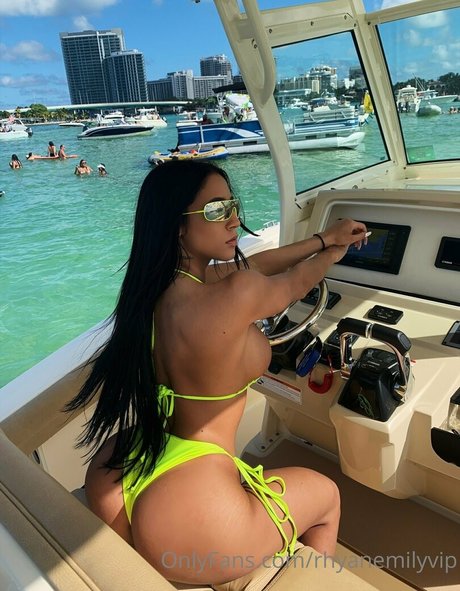 emilyywild1 nude star pics