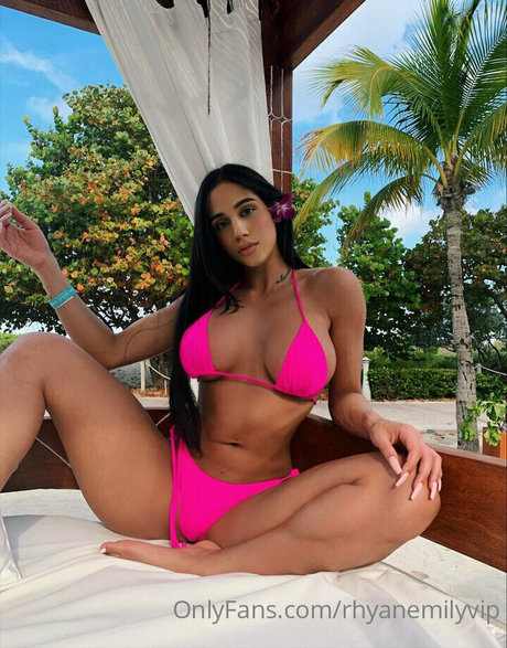 emilyywild1 porn model archive