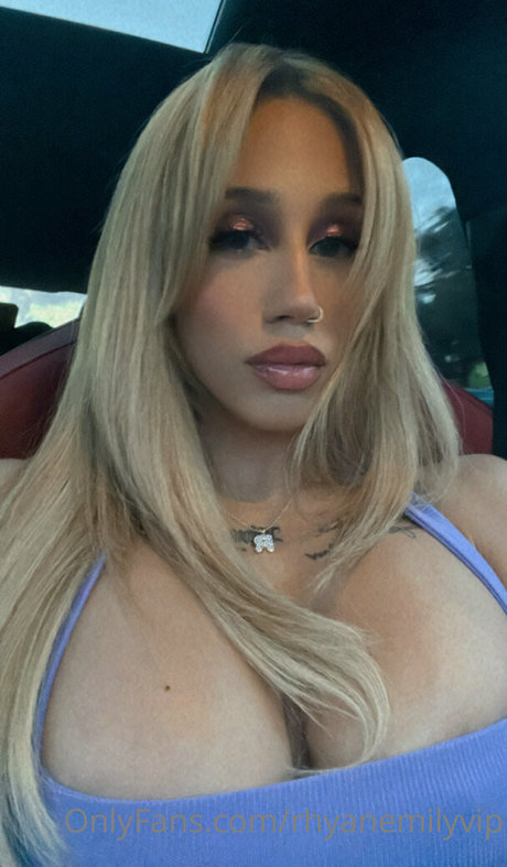 emilyywild1 free star pictures