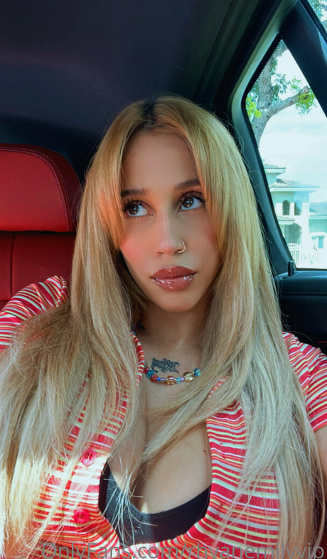 emilyywild1 pornstar nice img