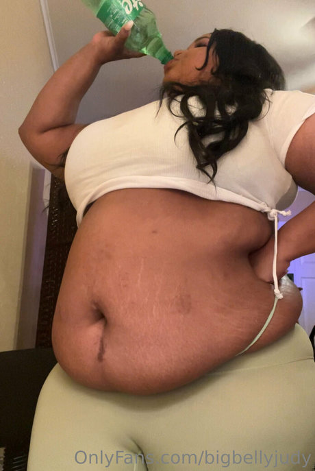 asian thick onlyfans top picture