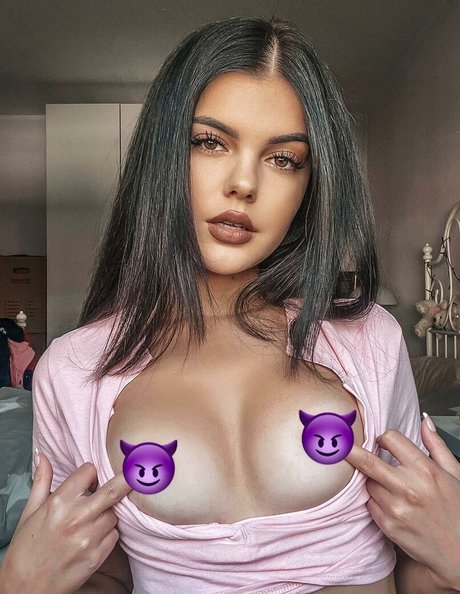 Lara Winter star erotic gallery