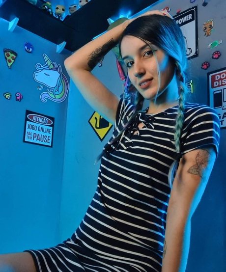 Teteia model erotic pic