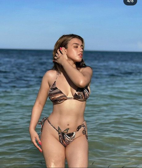 Karina Johnson naked model pictures