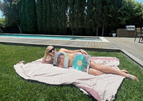 KeshaRose model adult images