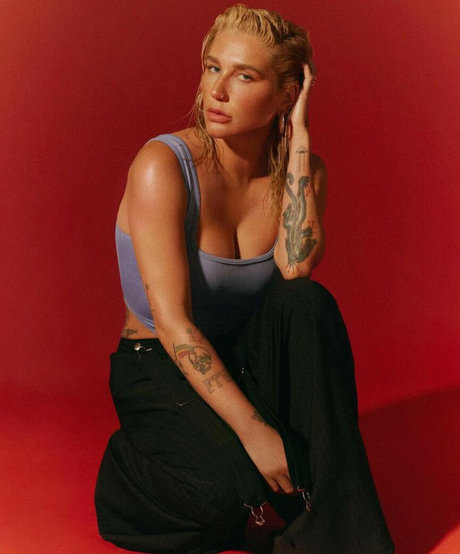 KeshaRose model nude pic