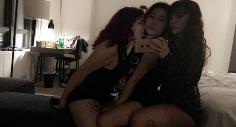 waifoodd xxx star pictures