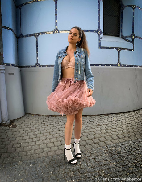 Lenabartos nudes model pictures