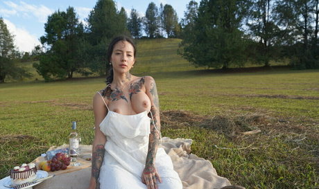 Effyloweell pornstar nudes image