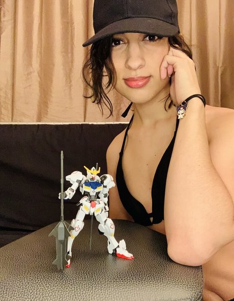 SheepIRL model porn picture