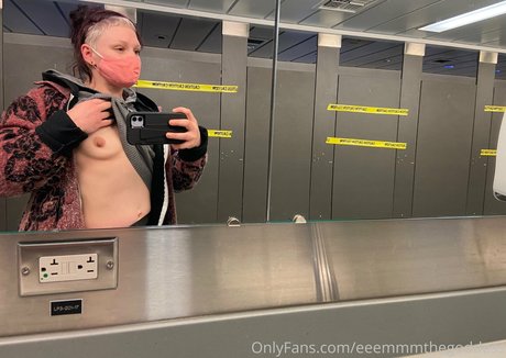 eeemmmthegoddess adult star pic