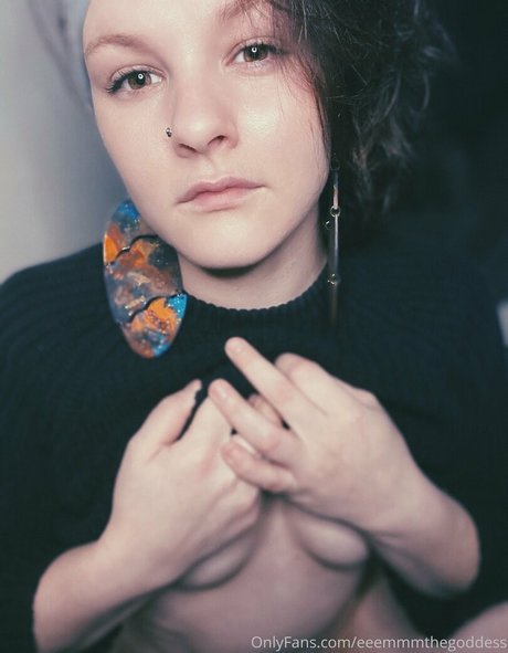eeemmmthegoddess xxx model image