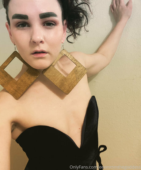 eeemmmthegoddess model xxx images