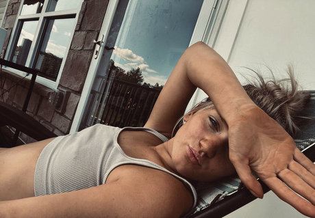 Kayley Duncan nude model gallery