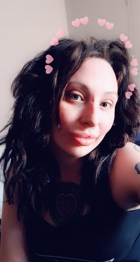 queenrainifree model nudes photo