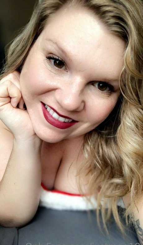 justmeg18 art star img