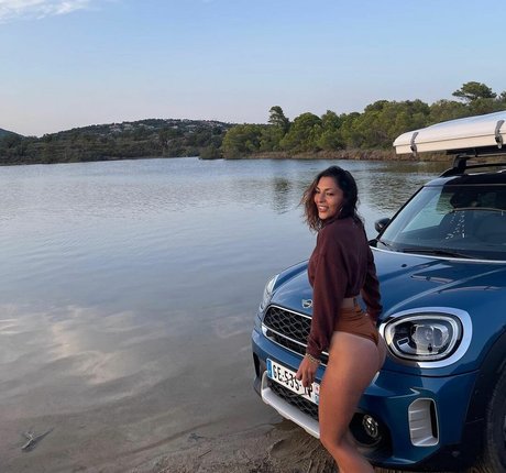 lucielebrn nudes pornstar image