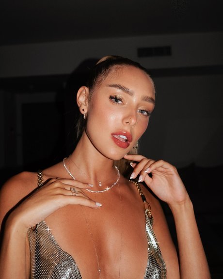 Omer Nudelman model perfect img