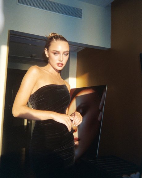 blonde wife onlyfans art naked pictures