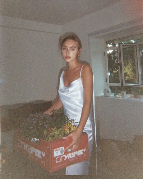 fansly onlyfans beautiful nude image