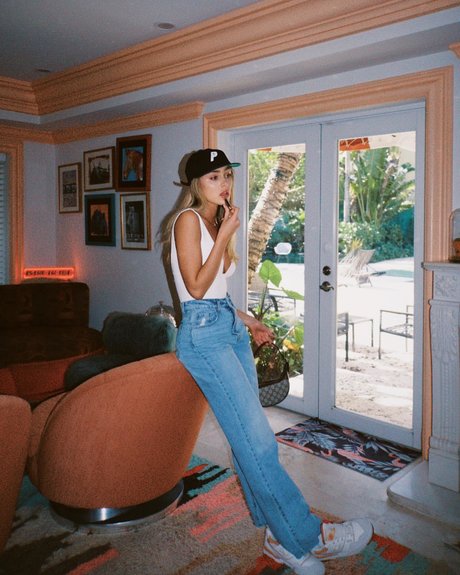 ebony smoking onlyfans naked pic