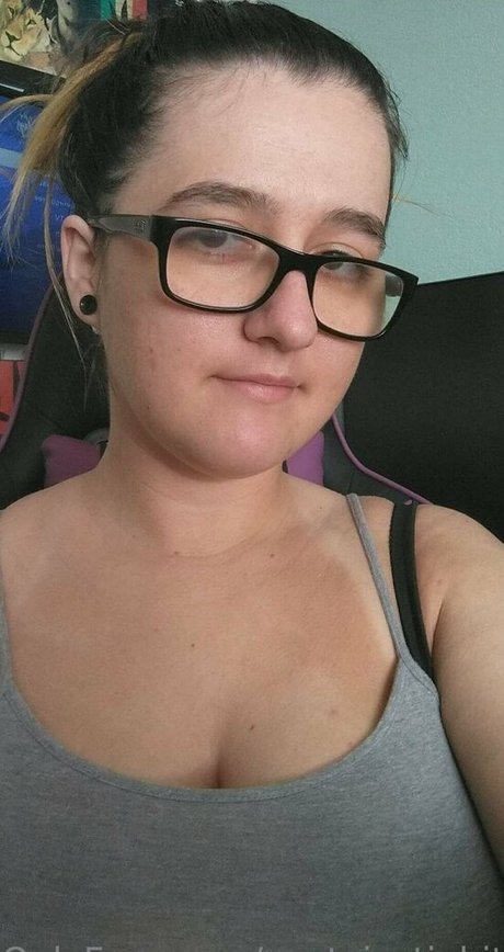 Captain TigBits pretty actress picture