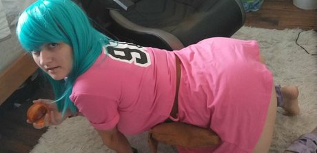 Captain TigBits hot actress pic