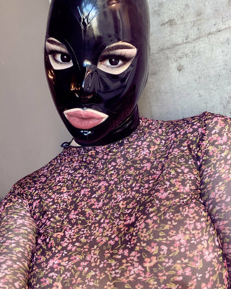 missvaleriexxx adult model archive