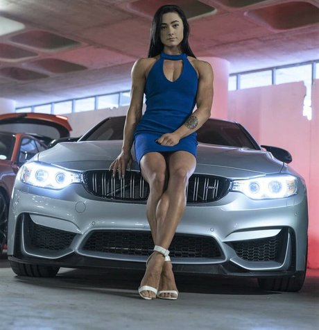 Yolande Parsons pretty star archive