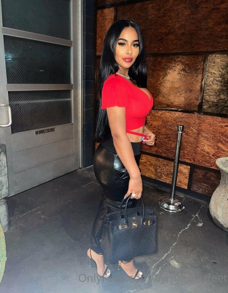 ayishadiazfeet star img