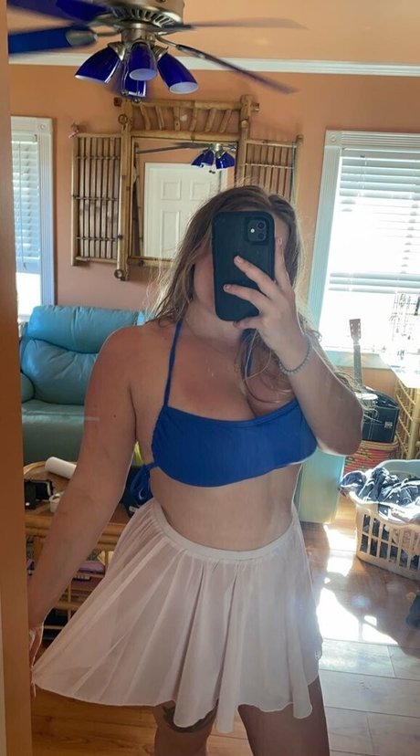 Kae leo model naked image