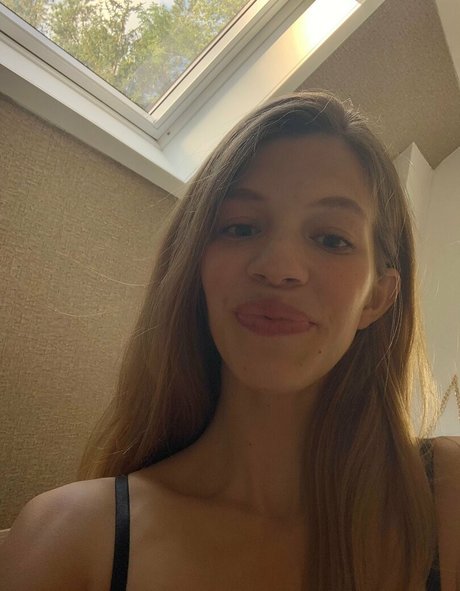 lovvejane model pretty pic