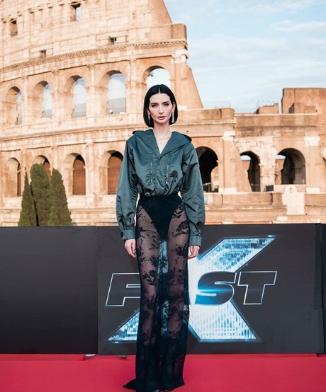 Meadow Walker adult model gallery