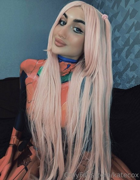 katecox pornographic model image