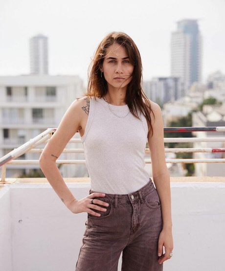 Emma Goldberg model hot photo