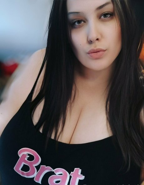 nixinthi beautiful actress pics