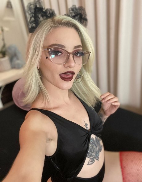 shemale outdoor onlyfans hot picture