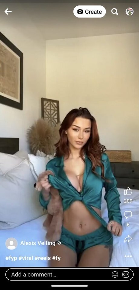 Alexis Velting model top pics