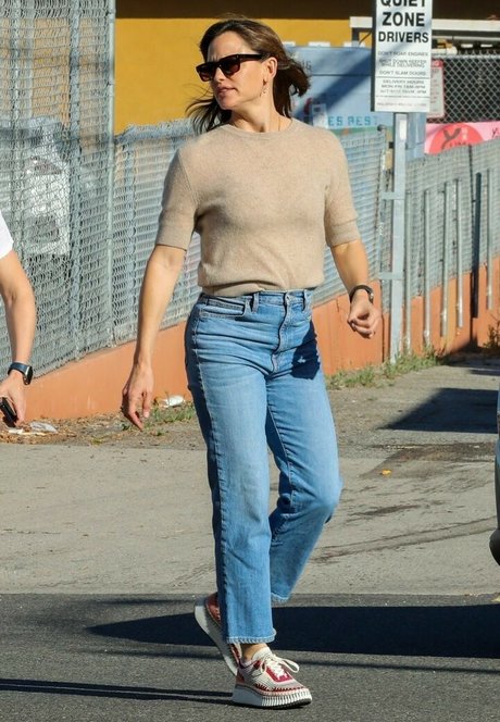 Jennifer Garner exclusive pornstar photos