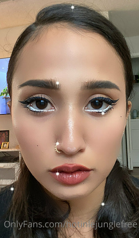 hotinlejunglefree model perfect pictures