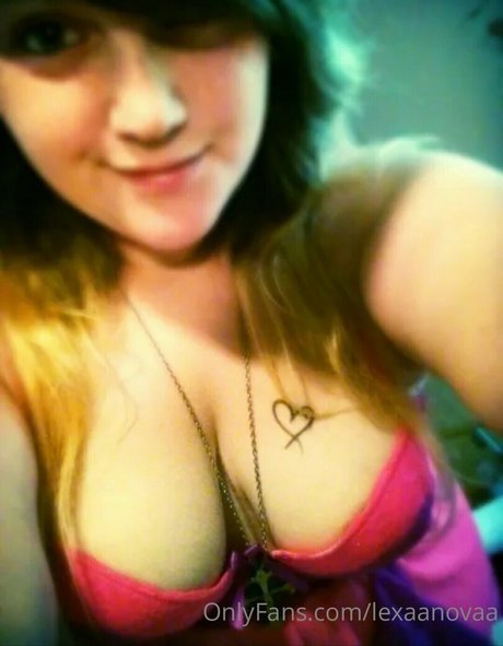 lexaanovaa erotic pornstar image